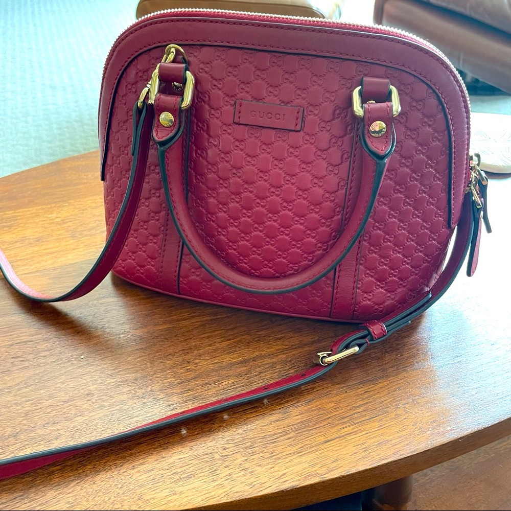 Authentic small Gucci bag. In great condition.